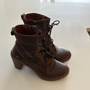 Elegant Brown Lace-Up Women's Boots